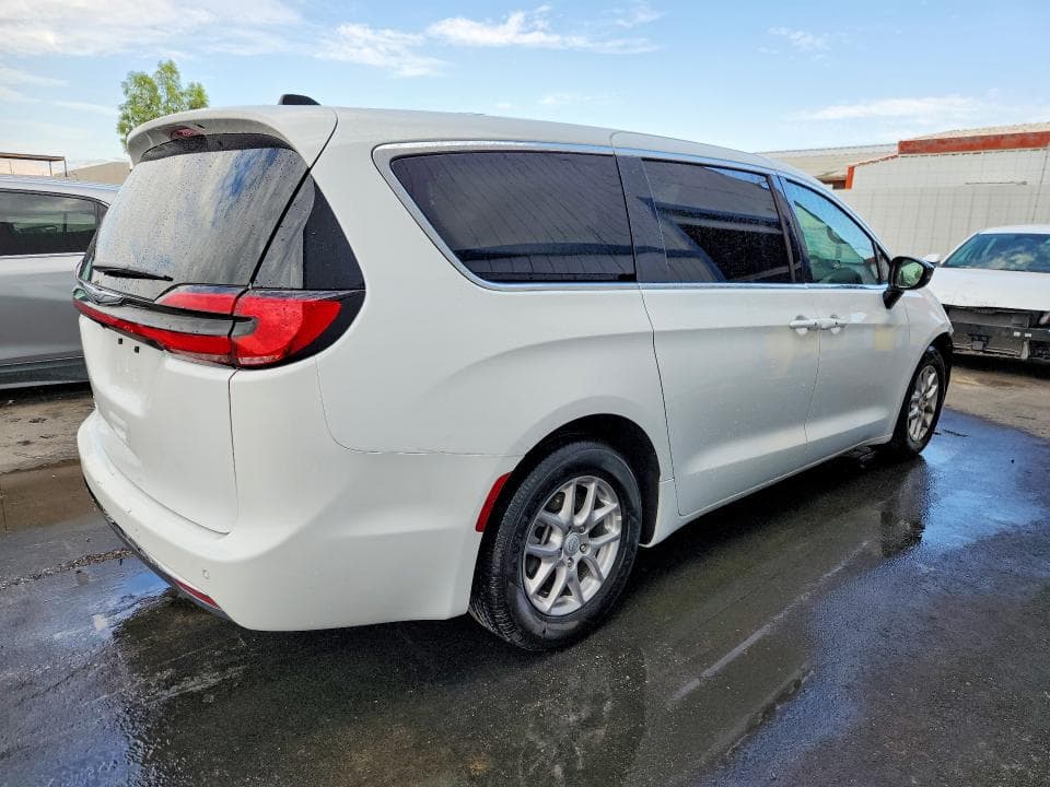2025 CHRYSLER PACIFICA SELECT 3