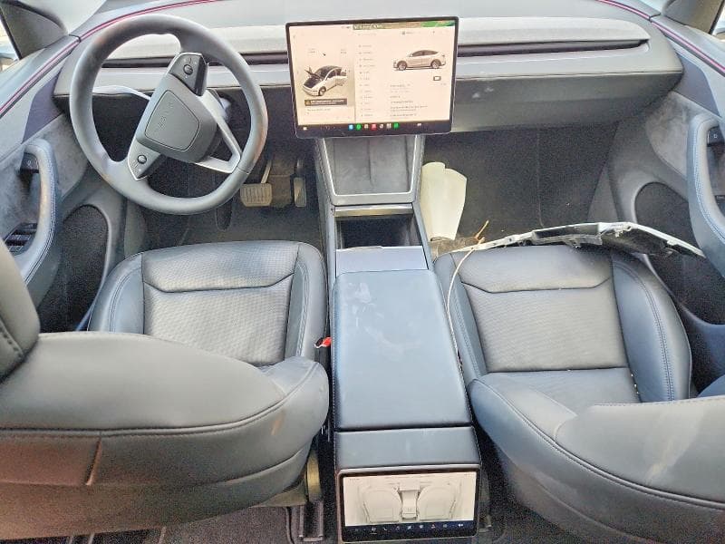 2026 TESLA MODEL Y 8