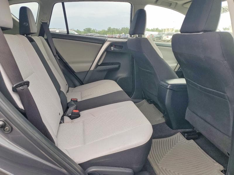 2017 TOYOTA RAV4 XLE 11