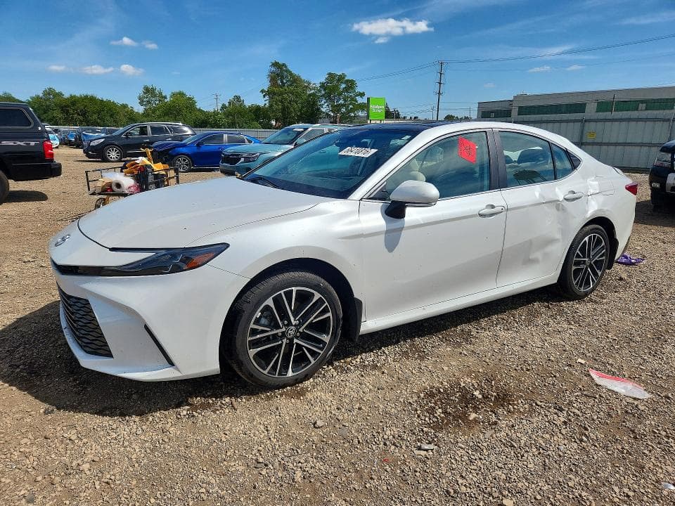 2025 TOYOTA CAMRY XLE