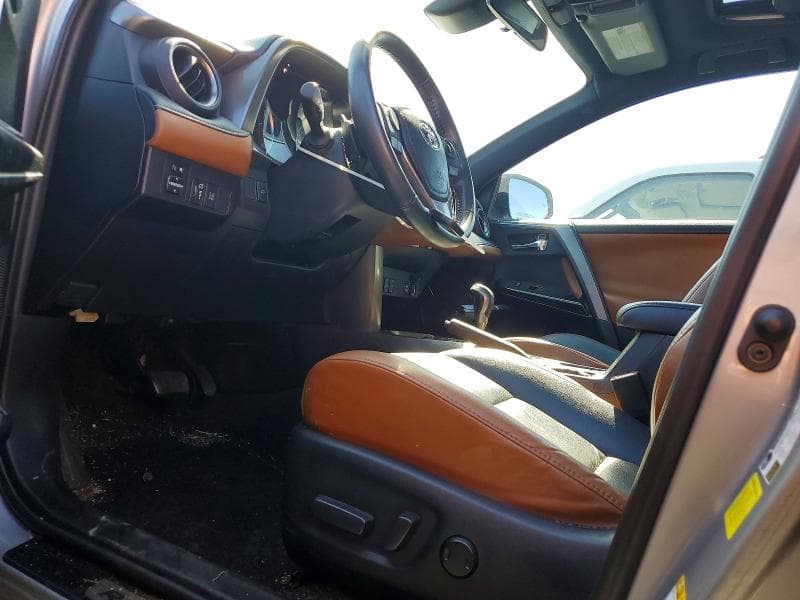 2017 TOYOTA RAV4 SE 7