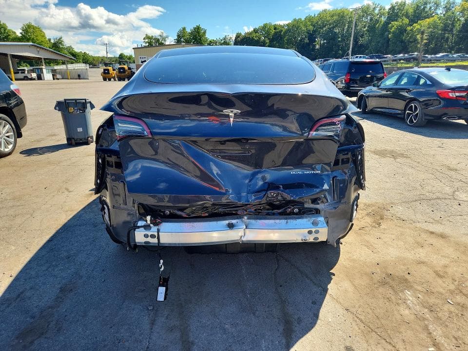 2024 TESLA MODEL Y 6