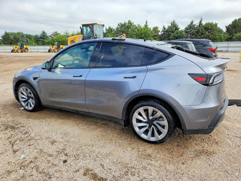 2026 TESLA MODEL Y 2