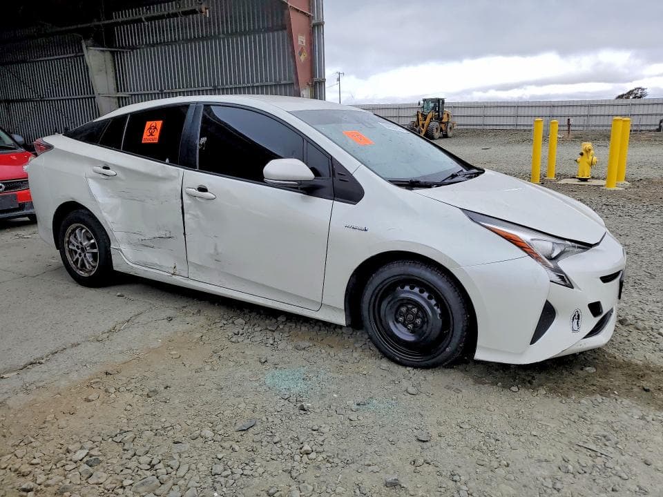 2017 TOYOTA PRIUS TWO 4