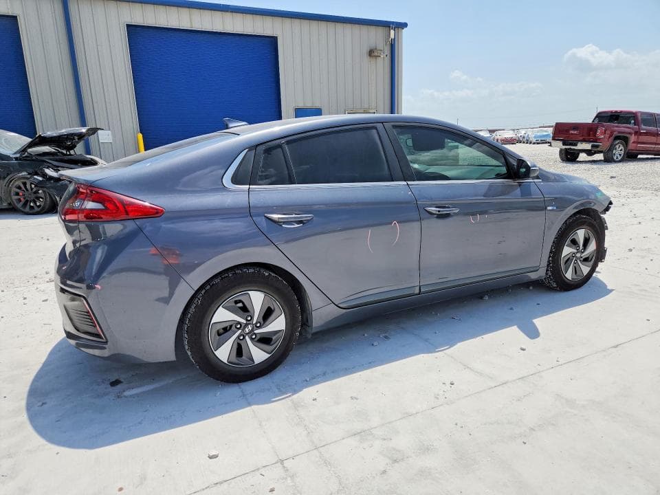 2017 HYUNDAI IONIQ SEL 3