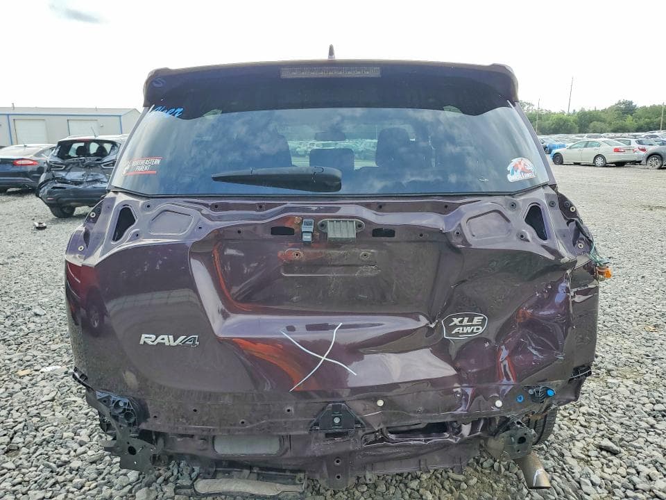 2017 TOYOTA RAV4 XLE 6