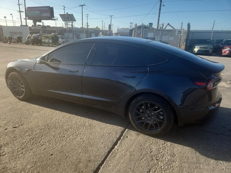 2025 TESLA MODEL 3 2