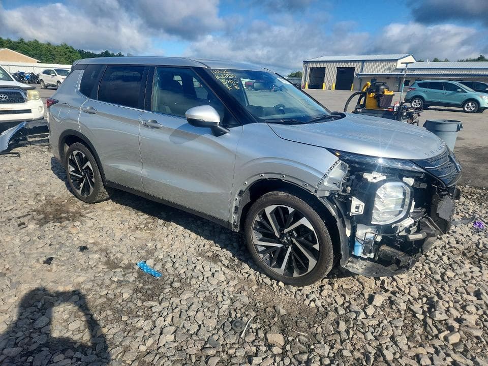 2024 MITSUBISHI OUTLANDER SE 4