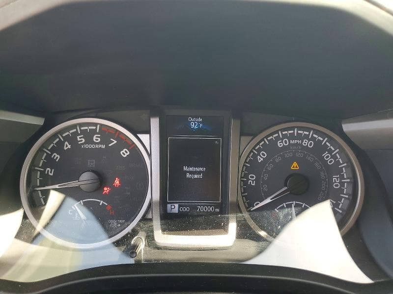 2022 TOYOTA TACOMA SR5 V6 9