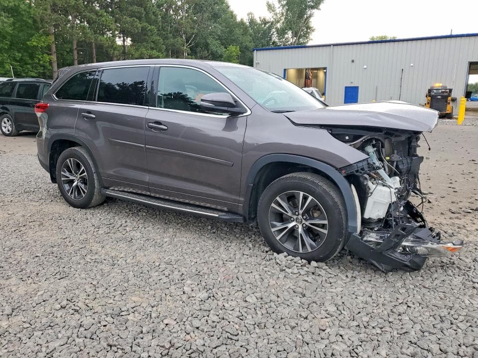 2017 TOYOTA HIGHLANDER LE PLUS 4