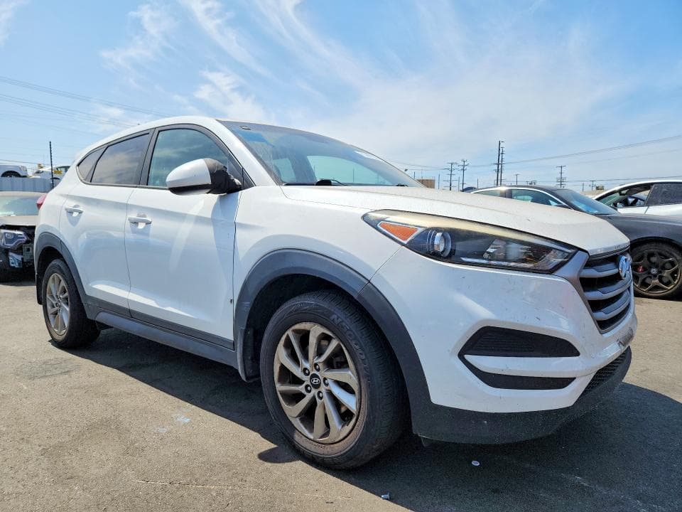 2017 HYUNDAI TUCSON SE 4