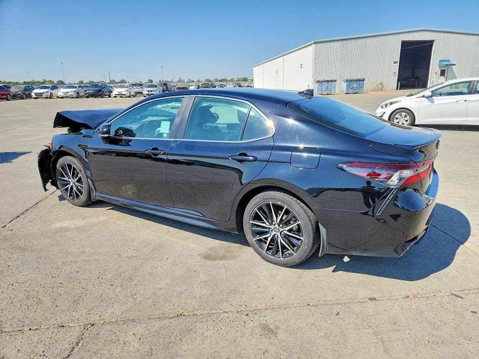 2022 TOYOTA CAMRY HYBRID SE 2