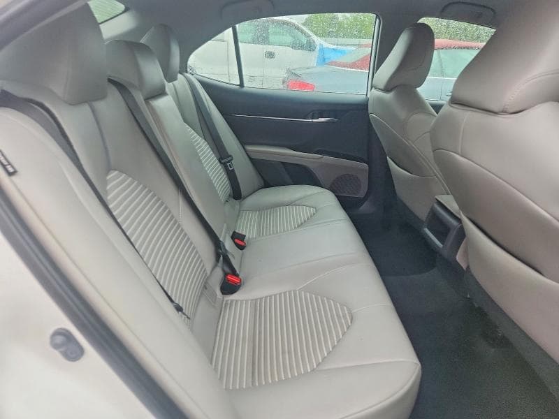 2019 TOYOTA CAMRY SE 10