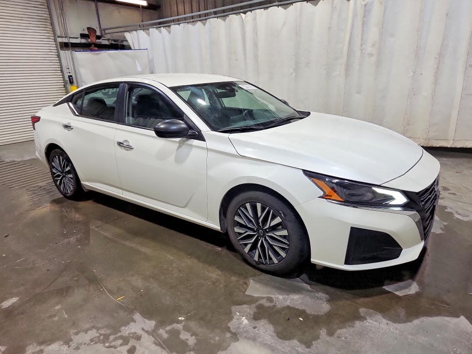 2024 NISSAN ALTIMA SV 4