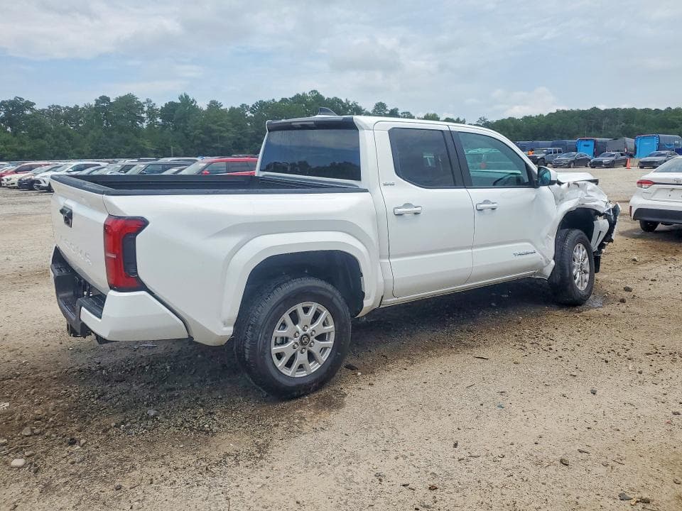 2026 TOYOTA TACOMA SR5 3