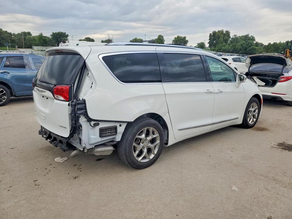 2017 CHRYSLER PACIFICA LIMITED 3