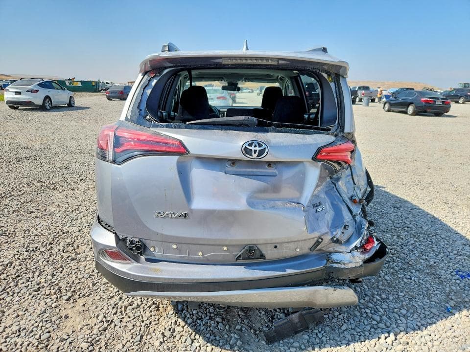2018 TOYOTA RAV4 XLE 6
