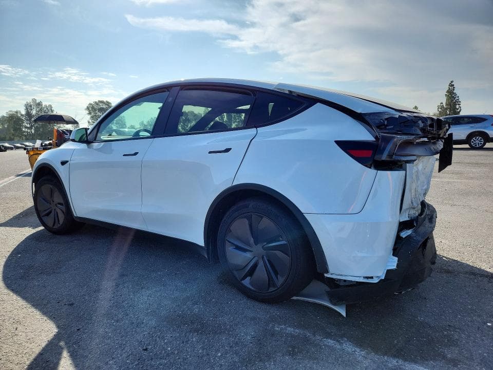2026 TESLA MODEL Y 2