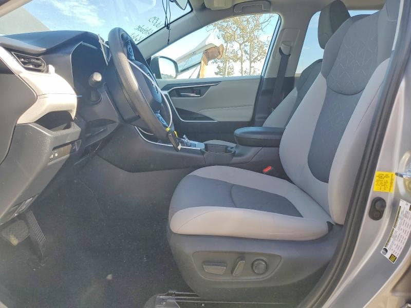 2021 TOYOTA RAV4 XLE 7