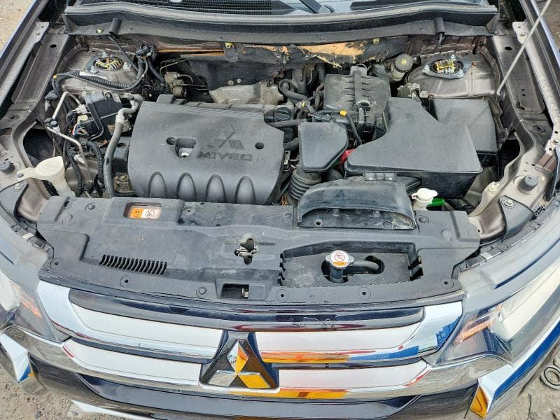 2018 MITSUBISHI OUTLANDER ES 12