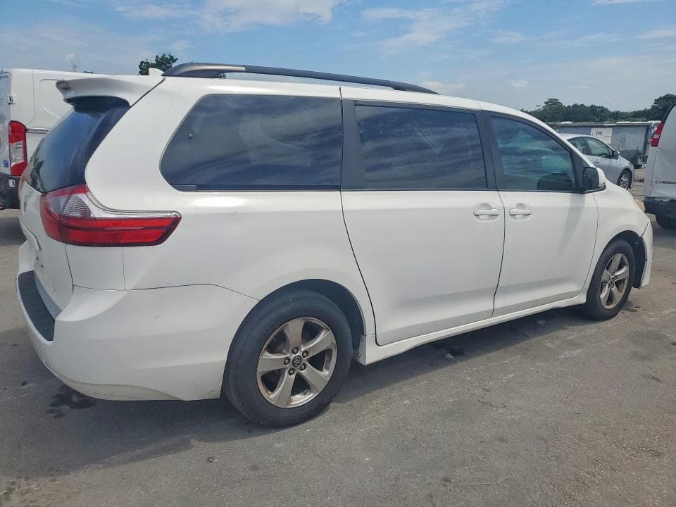 2020 TOYOTA SIENNA LE 3