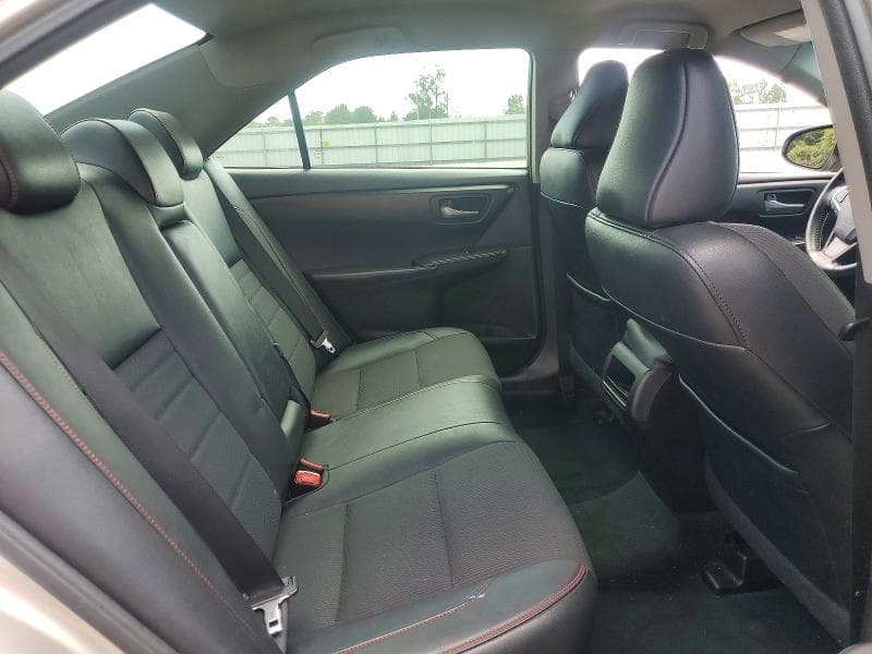 2017 TOYOTA CAMRY SE 10