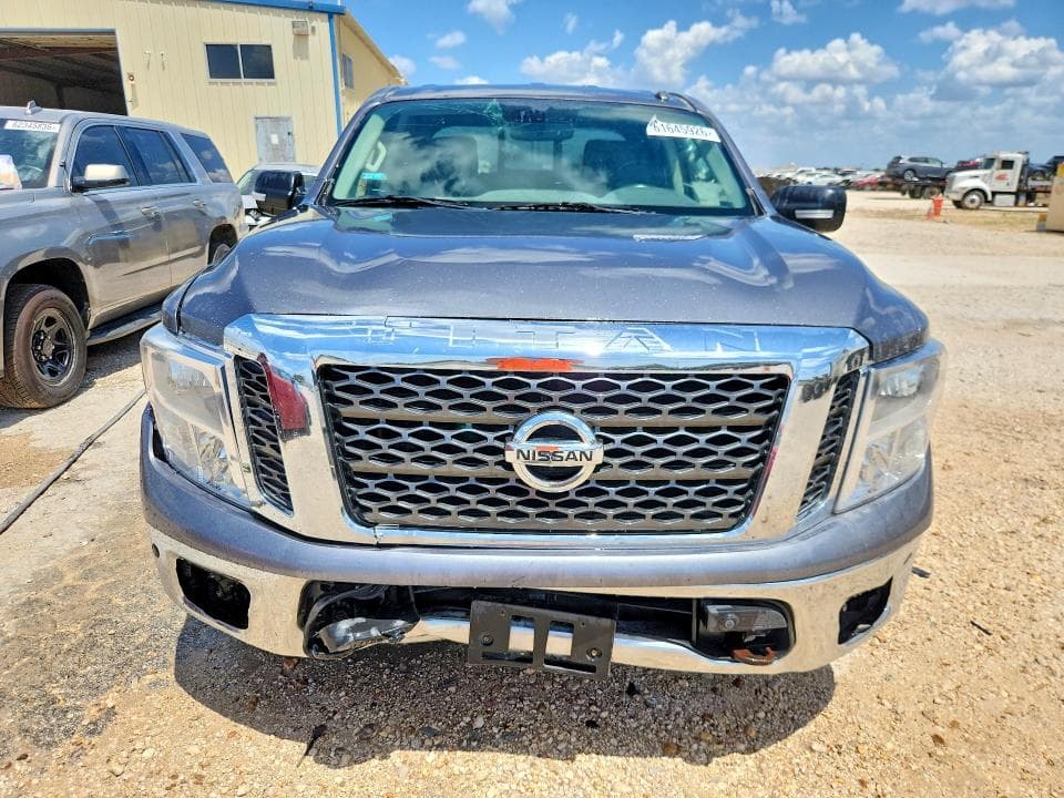 2018 NISSAN TITAN SV 5