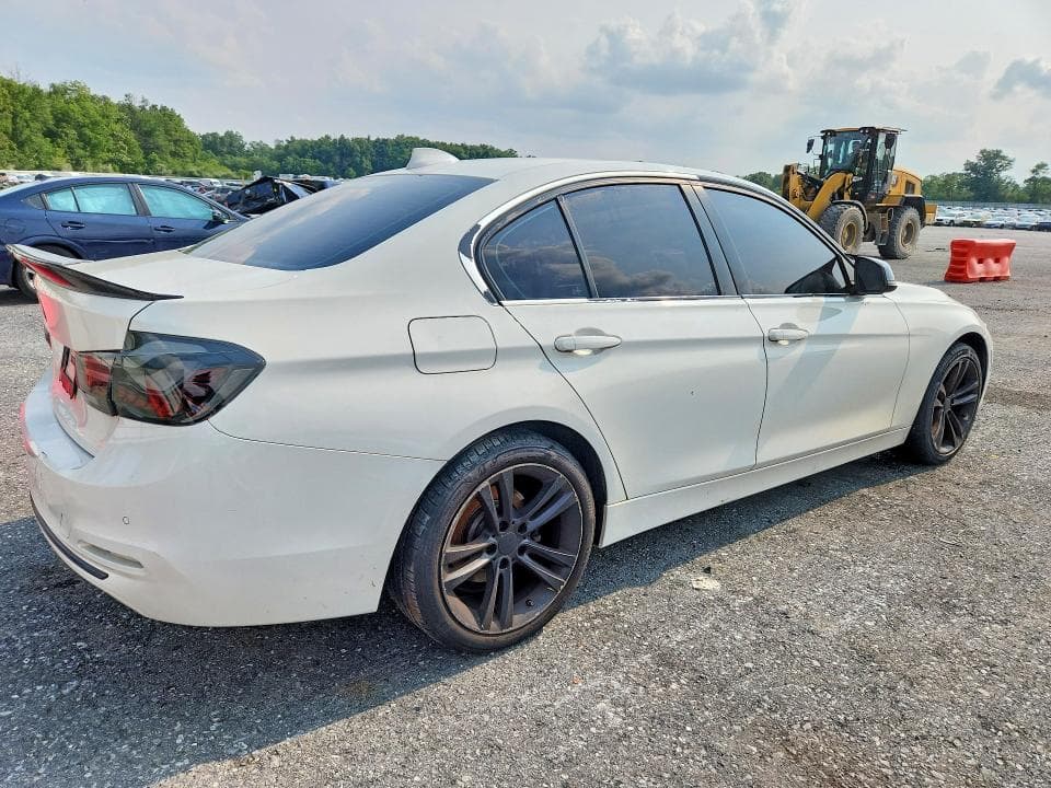2018 BMW 330 XI 3