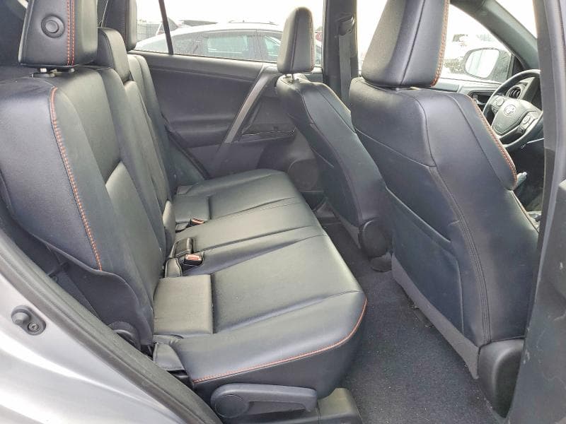 2017 TOYOTA RAV4 SE 11