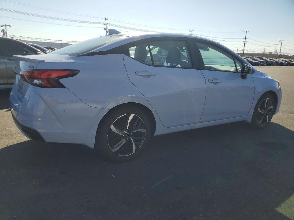 2024 NISSAN VERSA SR 3