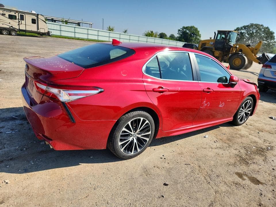 2019 TOYOTA CAMRY SE 3