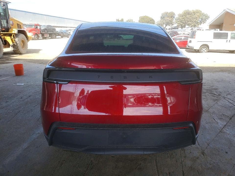 2026 TESLA MODEL Y 6