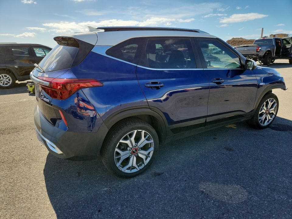 2021 KIA SELTOS S 3