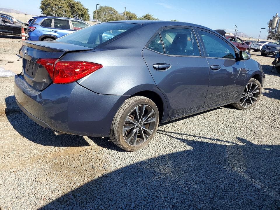 2017 TOYOTA COROLLA SE 3