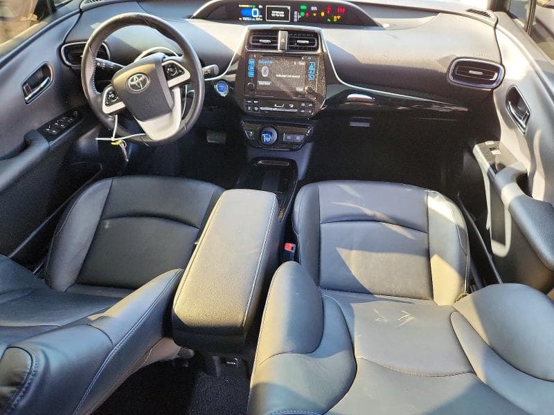 2018 TOYOTA PRIUS THREE TOURING 8