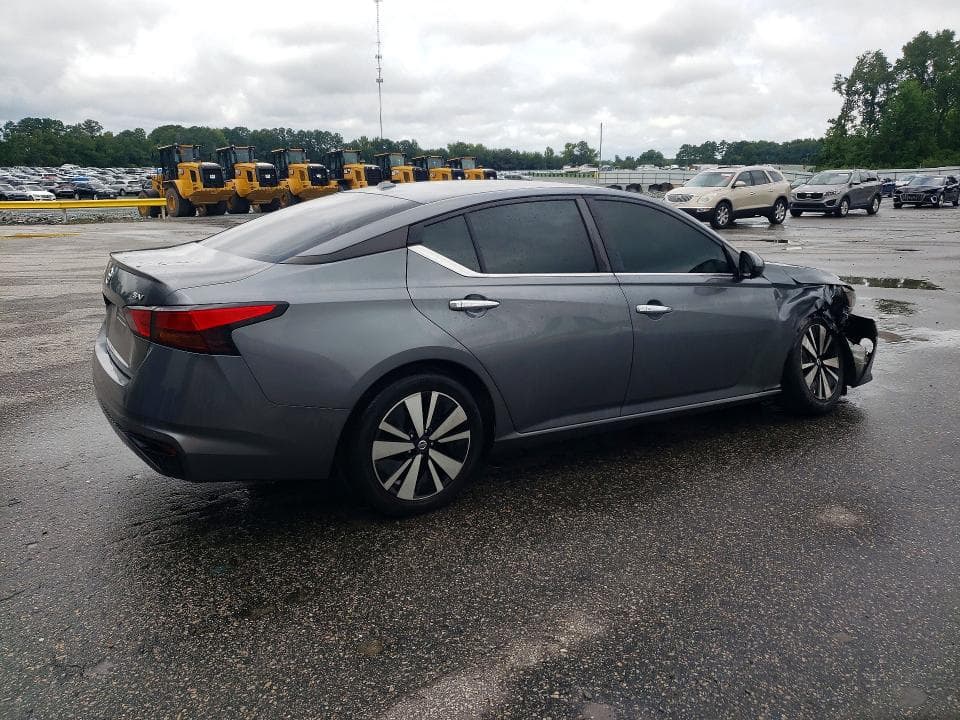 2021 NISSAN ALTIMA SV 3