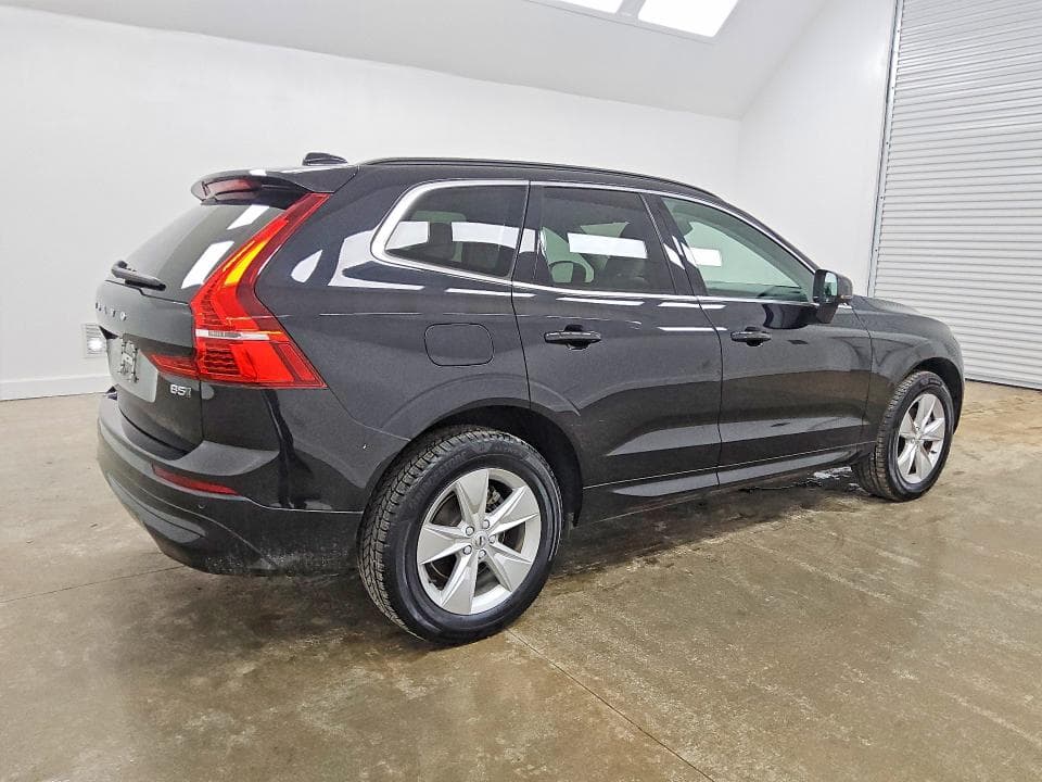 2022 VOLVO XC60 B5 MOMENTUM 3