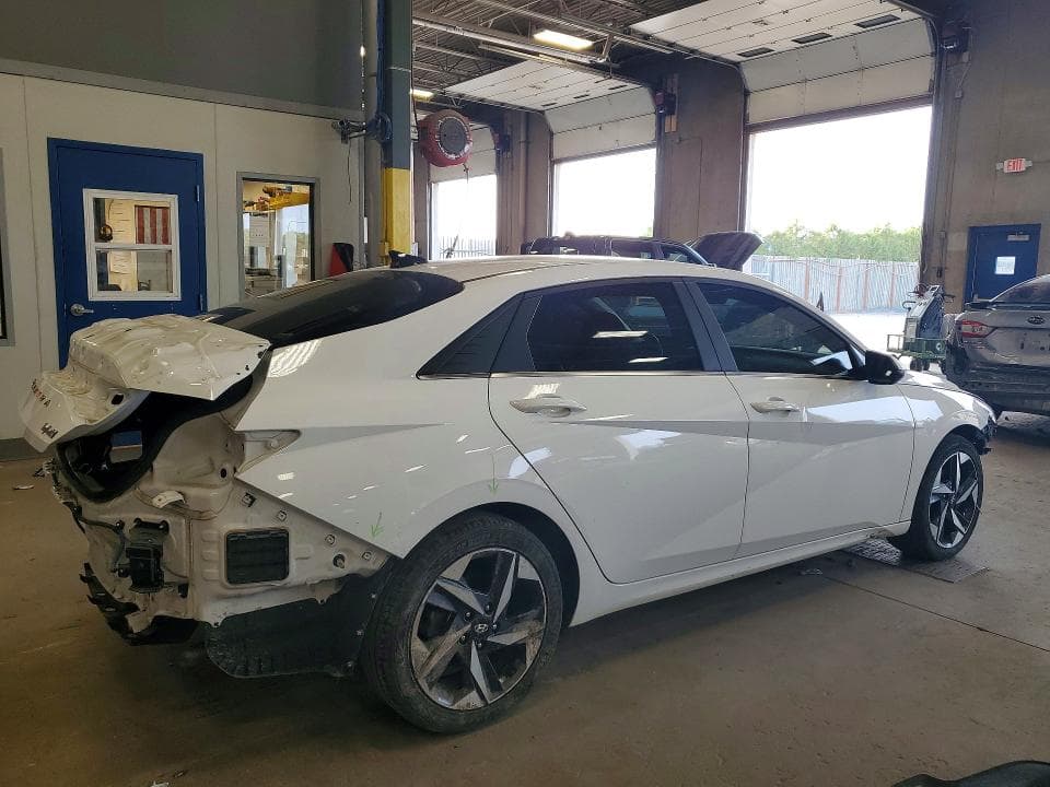 2022 HYUNDAI ELANTRA LIMITED 3