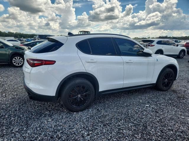 2022 ALFA ROMEO STELVIO 3