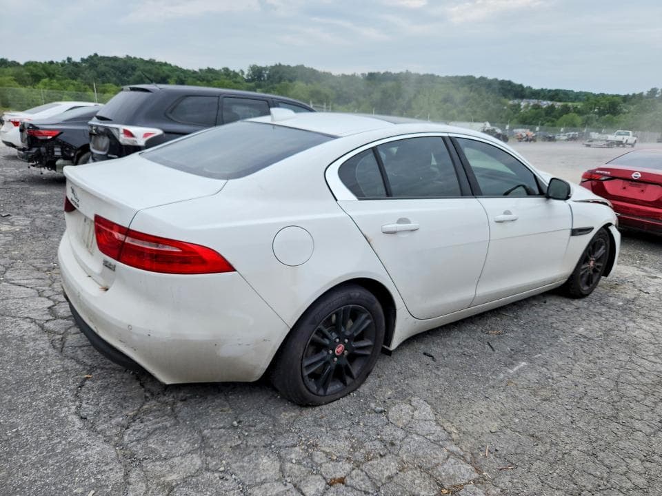 2018 JAGUAR XE PREMIUM 3