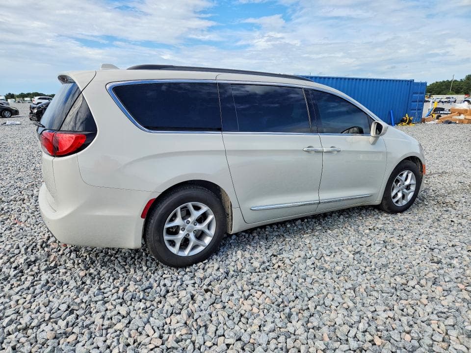 2017 CHRYSLER PACIFICA TOURING L 3