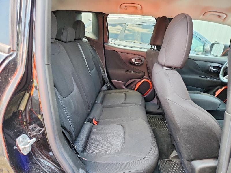 2018 JEEP RENEGADE SPORT 11