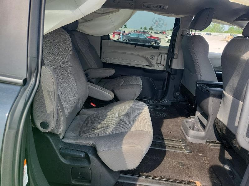 2024 TOYOTA SIENNA LE 11