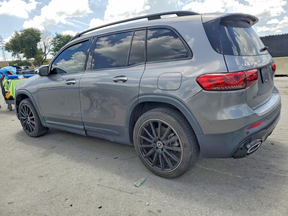 2023 MERCEDES-BENZ GLB 250 2