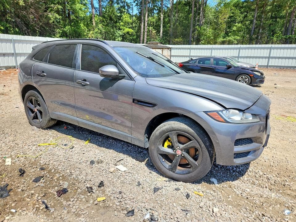2017 JAGUAR F-PACE PREMIUM 4