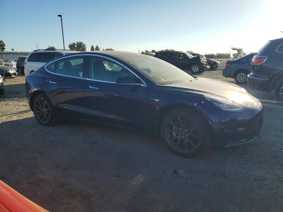 2018 TESLA MODEL 3 4