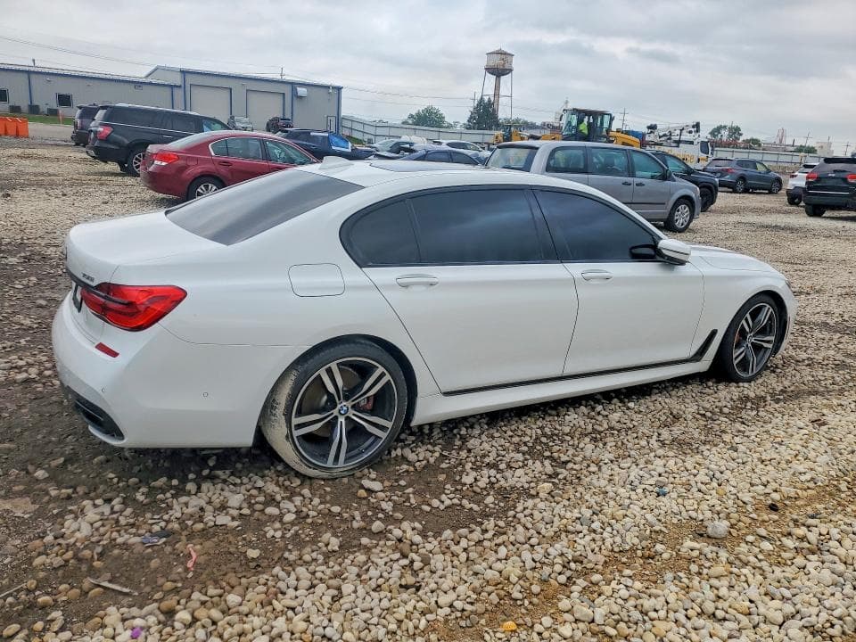 2018 BMW 750 XI 3
