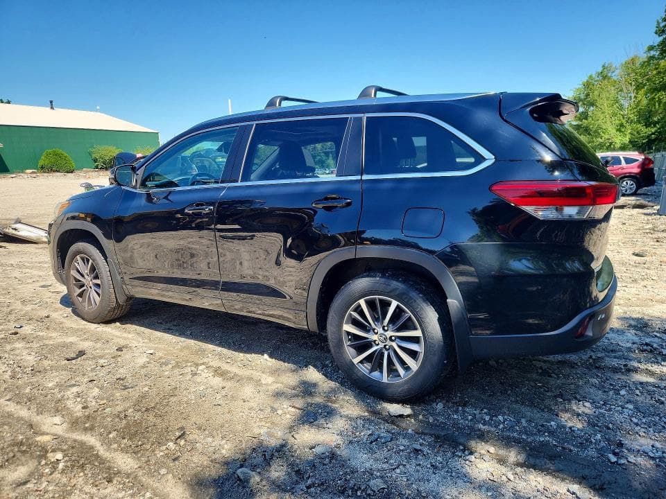 2018 TOYOTA HIGHLANDER XLE 2