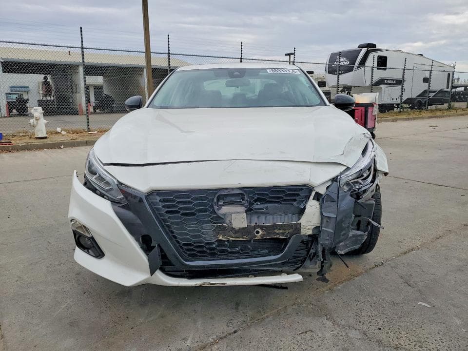 2022 NISSAN ALTIMA SR 5