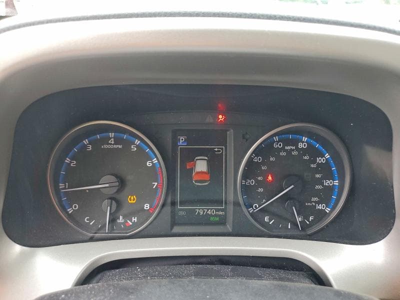 2018 TOYOTA RAV4 XLE 9